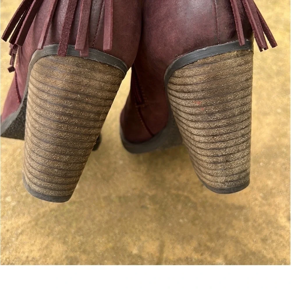 Steve Madden Women's Burgundy Woodmeer Nubuck Leather Fringe Ankle Bootie Size 8